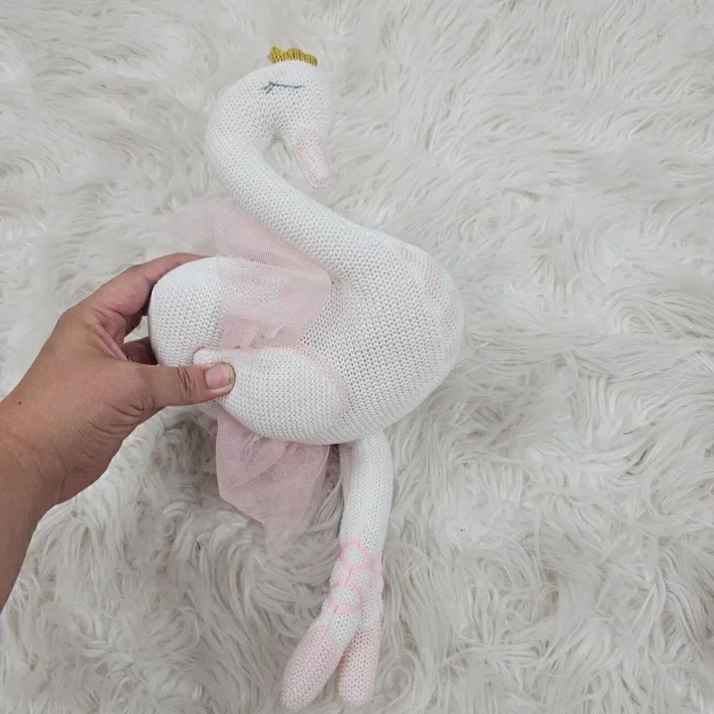LIVING TEXTILES SUZIE THE SWAN PINK + WHITE STUFFED ANIMAL PLUSH TOY RATTLE